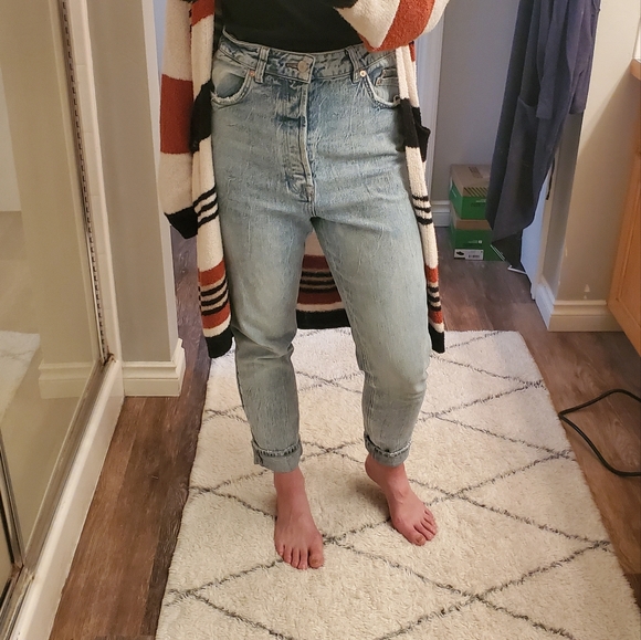FREE PEOPLE Zuri Mom Jean in Lived in Blue size 30 - Picture 1 of 6